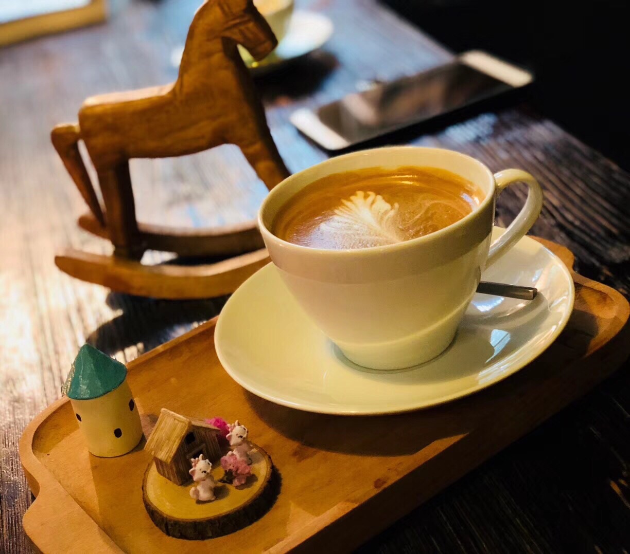 东篱文艺沙龙(徐汇店)