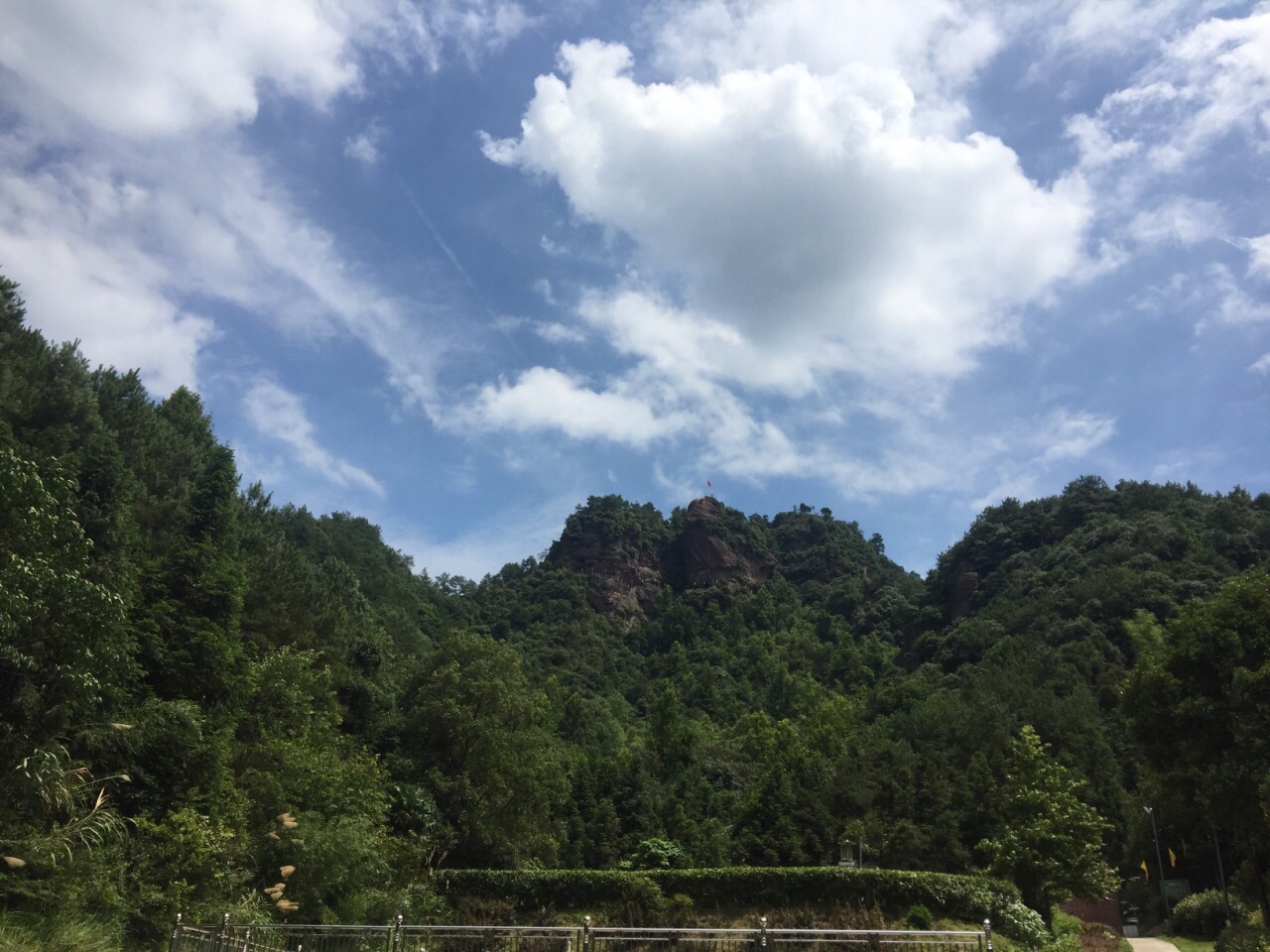 【携程攻略】平江平江石牛寨景区景点,值得一去！特别是那悬崖秋千，让你体验什么是失重的感觉。
