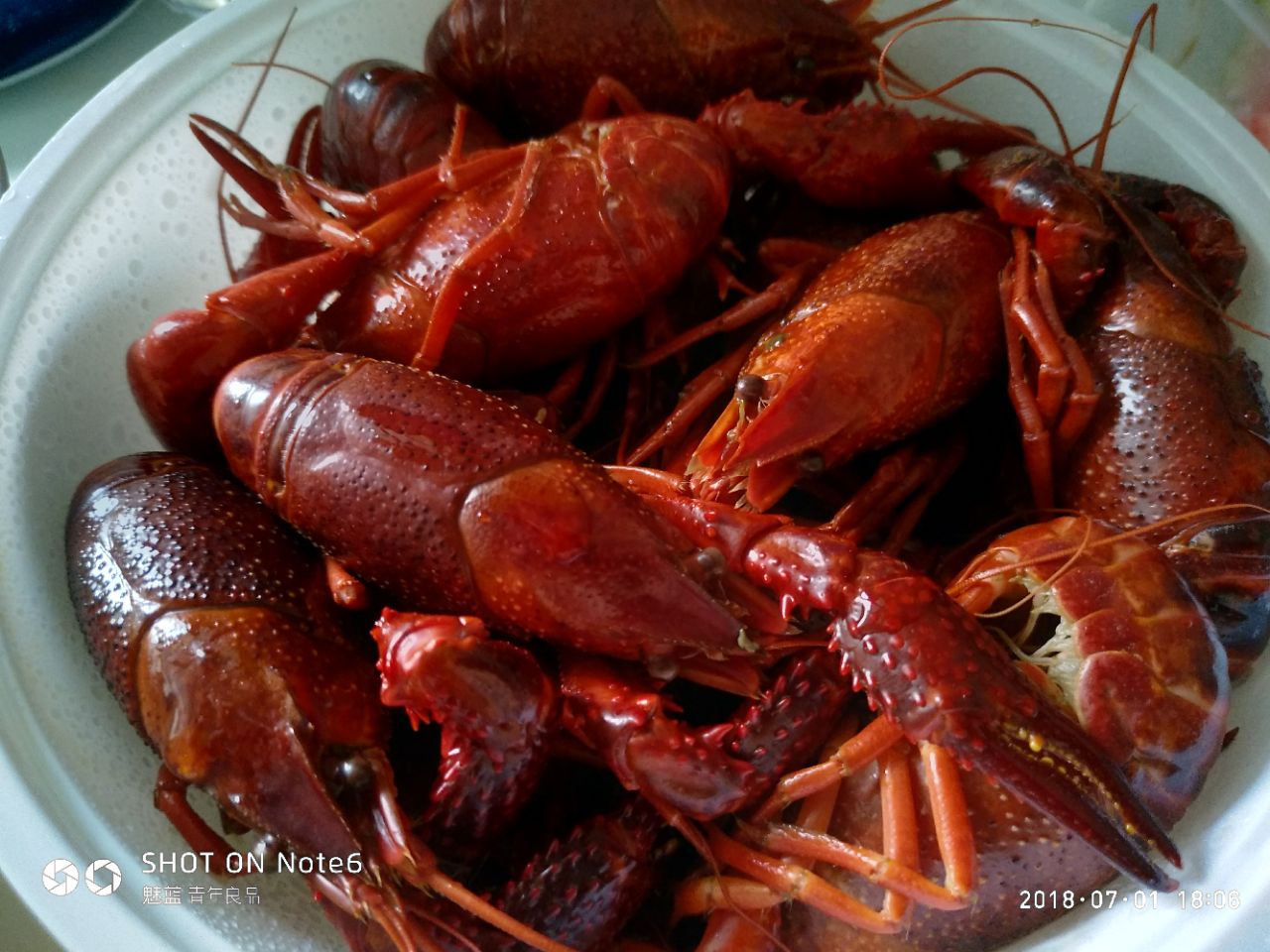 潜江虾皇武汉很有名的小龙虾店虽然这是潜江的品牌而且武汉有很多分店
