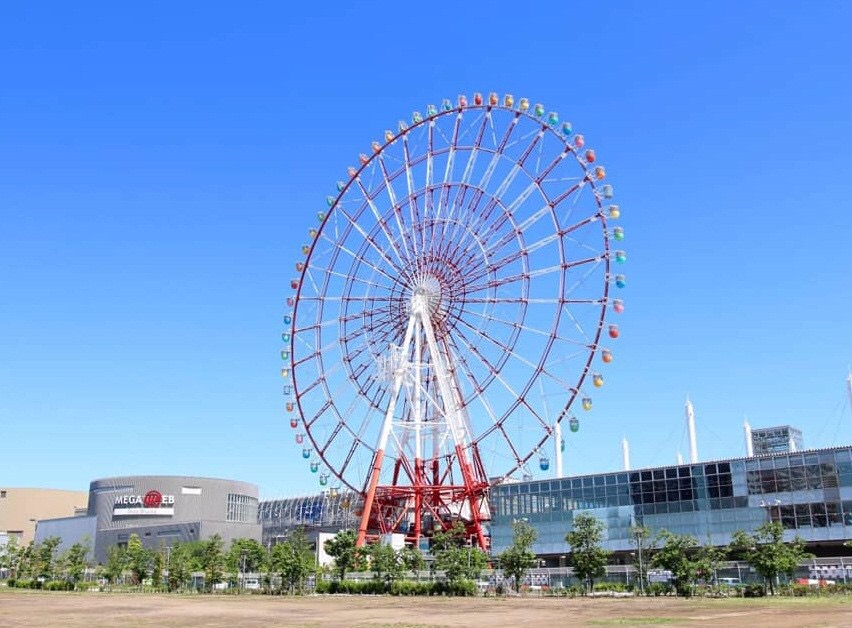 调色板城大摩天轮