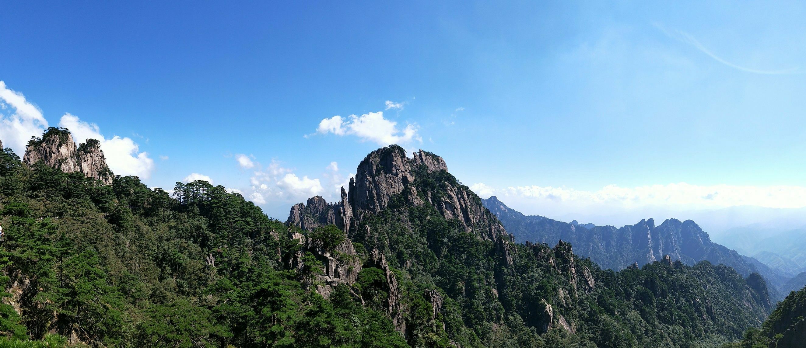 【攜程攻略】黃山風景區武松打虎景點,西海排雲亭前右側峰腰,有一石