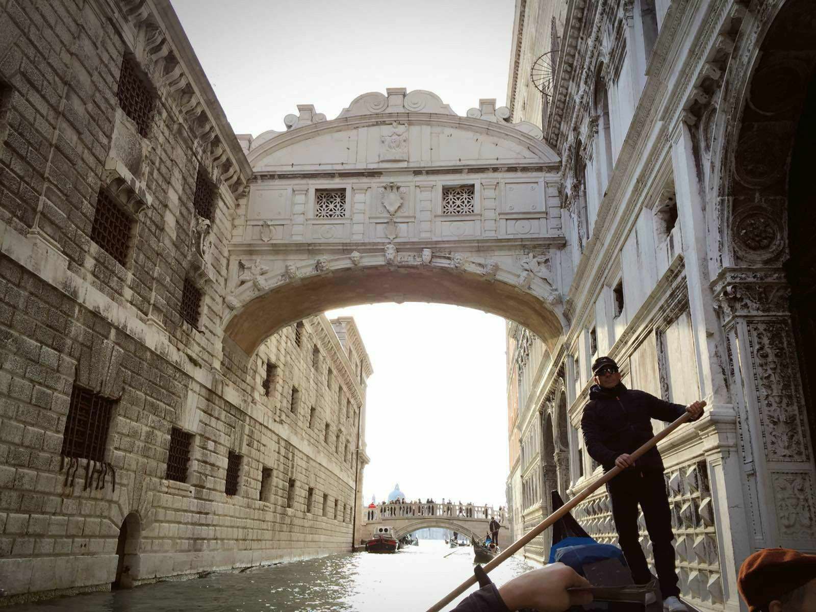 意大利洪水中威尼斯广场圣殿 库存图片. 图片 包括有 双翼飞机, 大教堂, 乘驾, 浮动, 浮体, 威尼斯 - 186688537