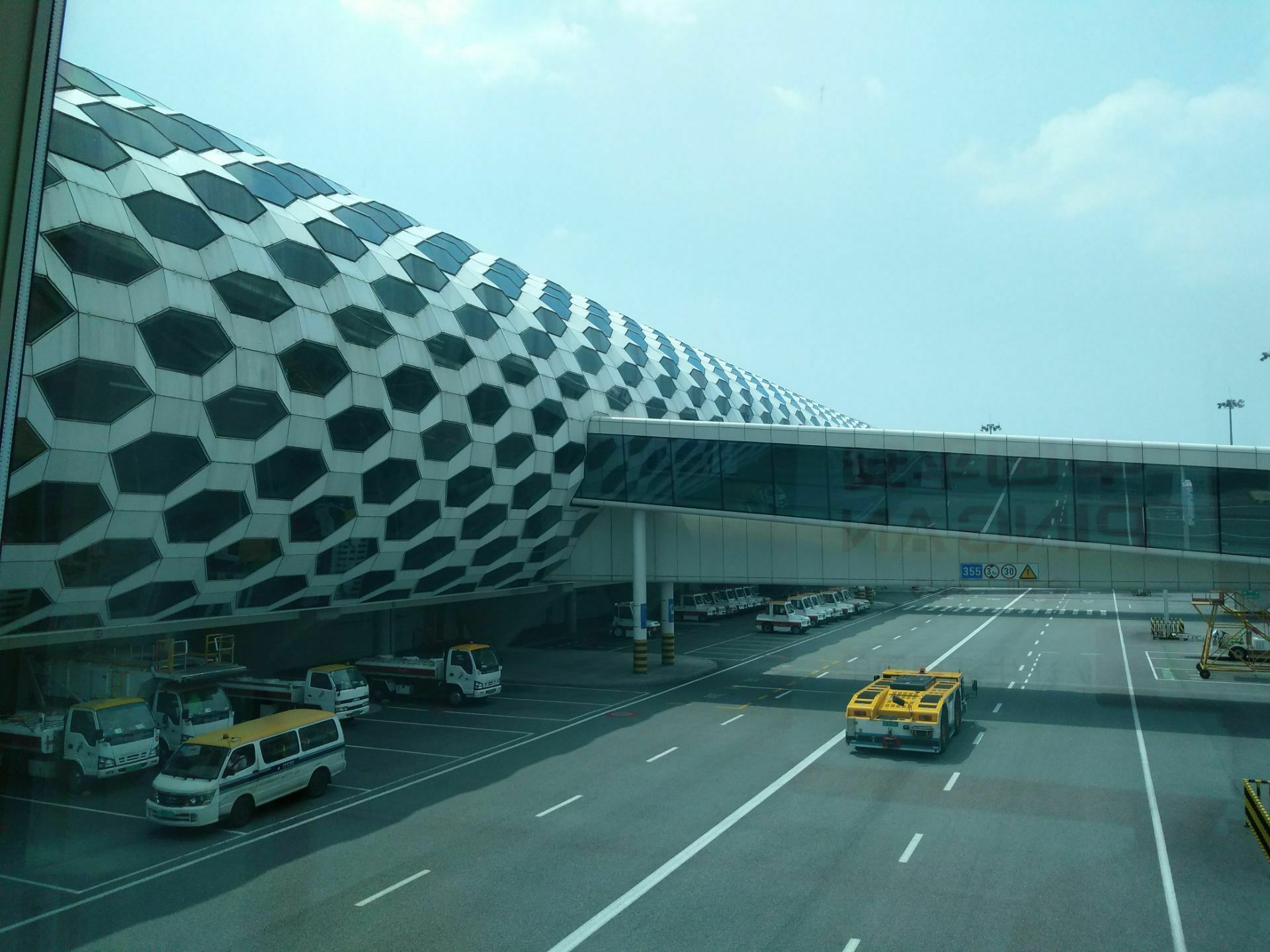 深圳宝安国际机场T3航站楼（卫星厅）_空间摄影黄剑威-站酷ZCOOL