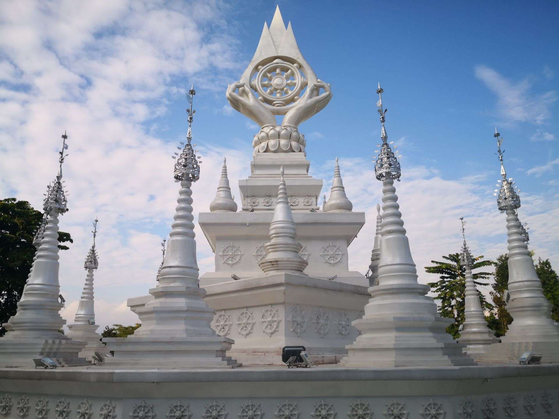 芒市勐焕银塔好玩吗,芒市勐焕银塔景点怎么样_点评_评价【携程攻略】