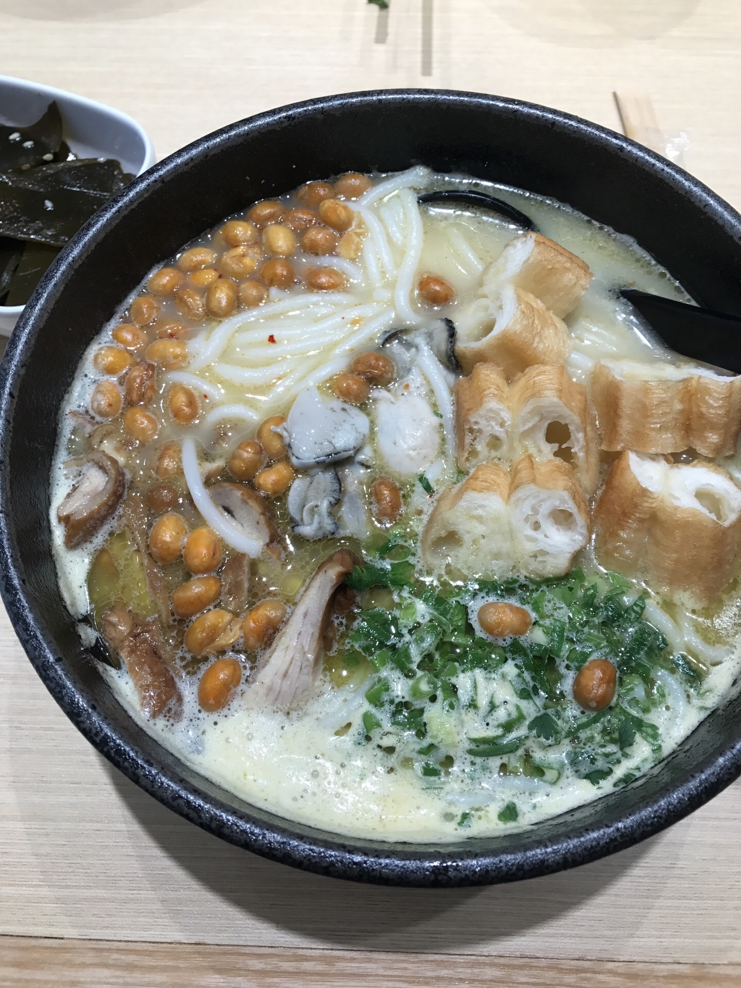 灵芝妹子生蚝米线(奥林匹克购物广场店)