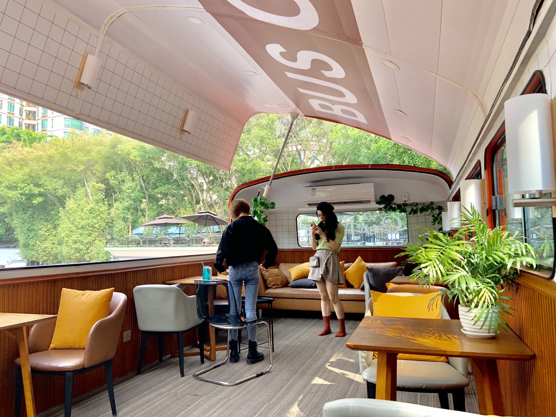 巴士咖啡bus cafe 4.0 分 4条点评 35/人 咖啡店 直线距离158m