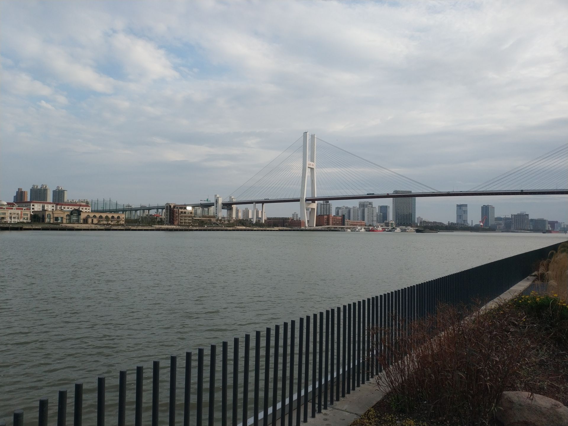 老白渡滨江绿地