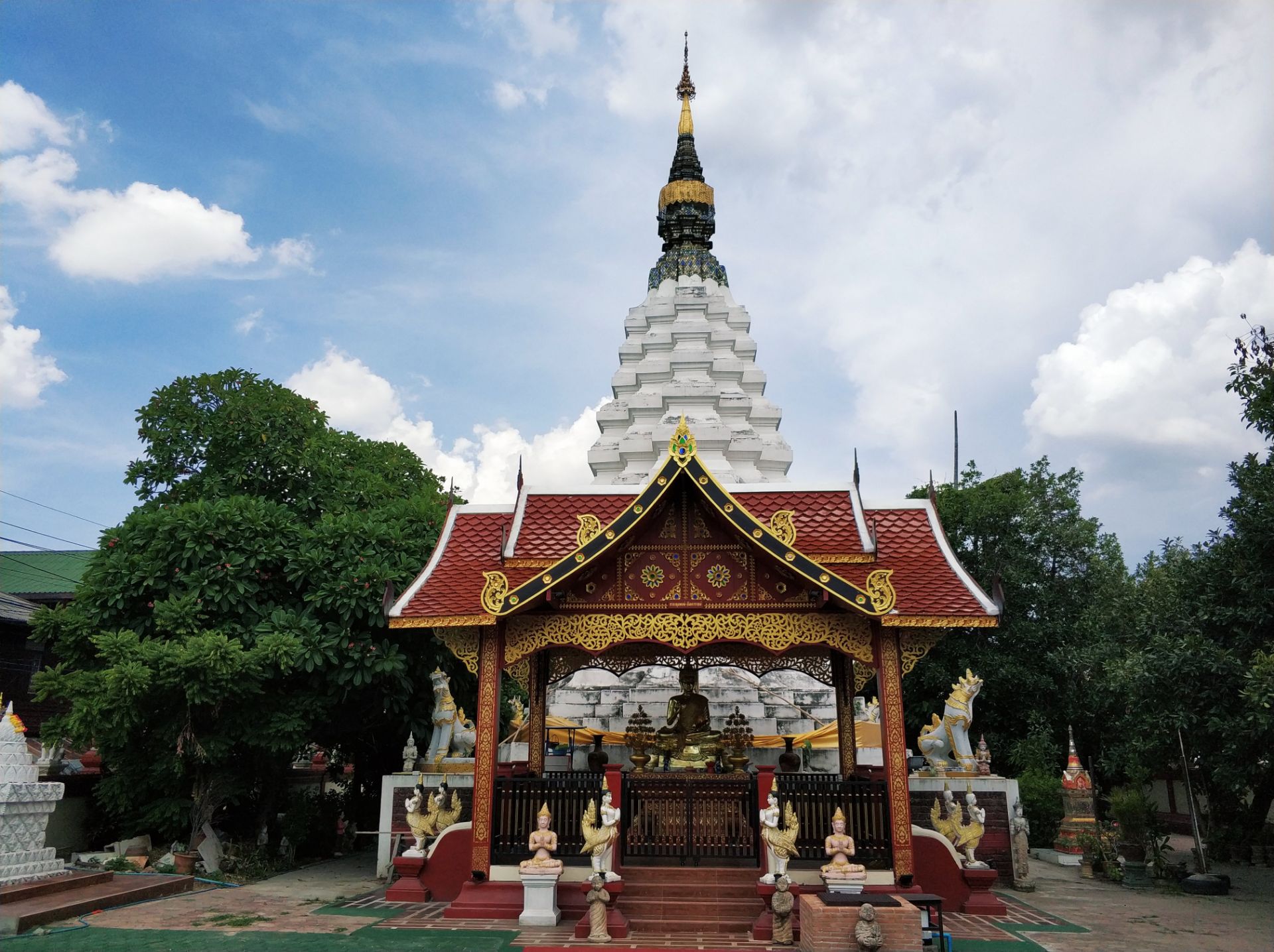 【携程攻略】清迈清迈古城景点,刚到清迈的时候,对古城是没有太大好感