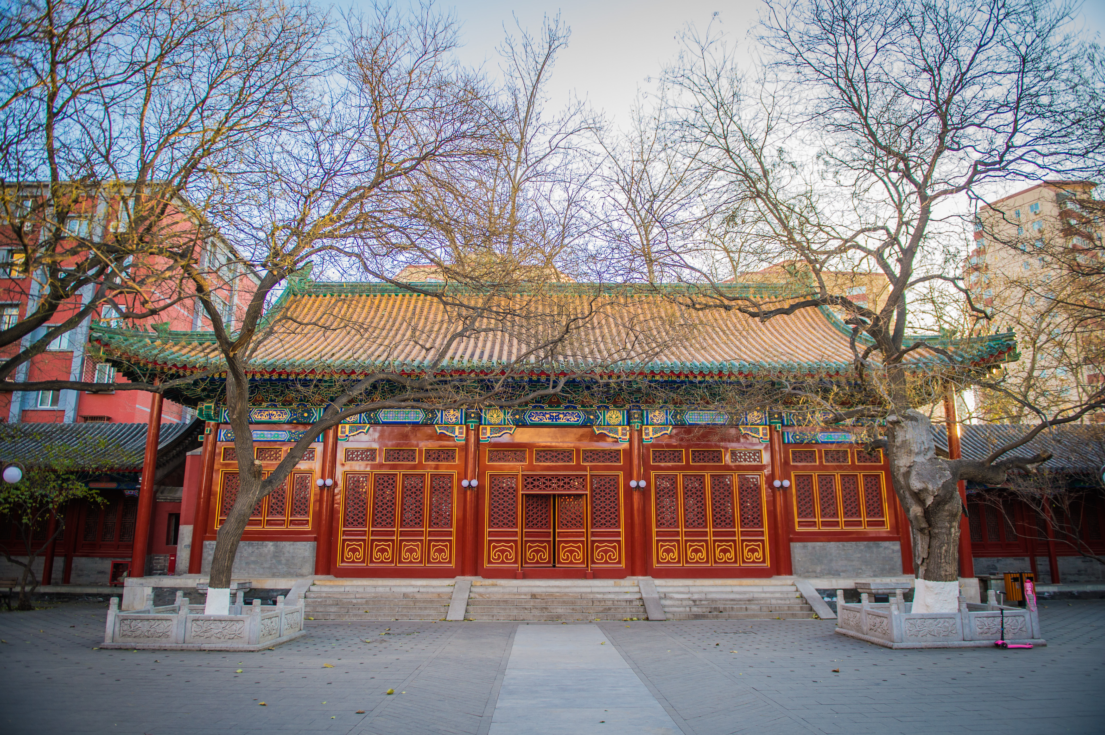 醇亲王南府(潜龙邸) 直线距离 100m