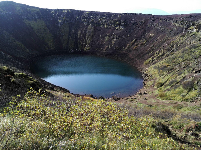 在冰岛环6500年历史的凯瑞斯火山口湖徒步 携程氢气球