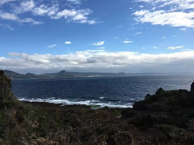 屏東縣這邊非常不錯的景色了,能夠看到大海在這裡延伸,一朵朵美麗的