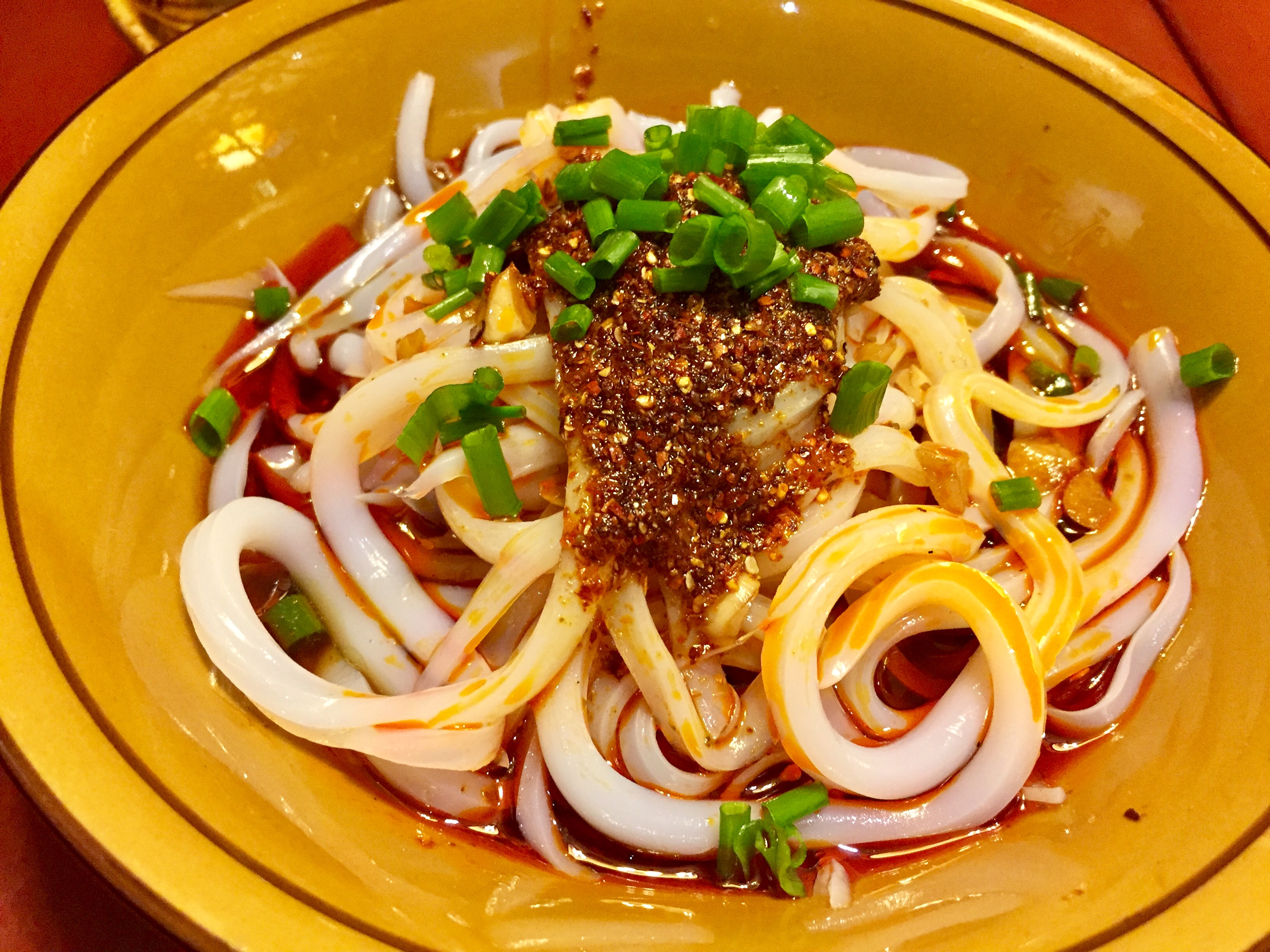 菜品的味道比较有贵阳当地的特色,以辣味为主.