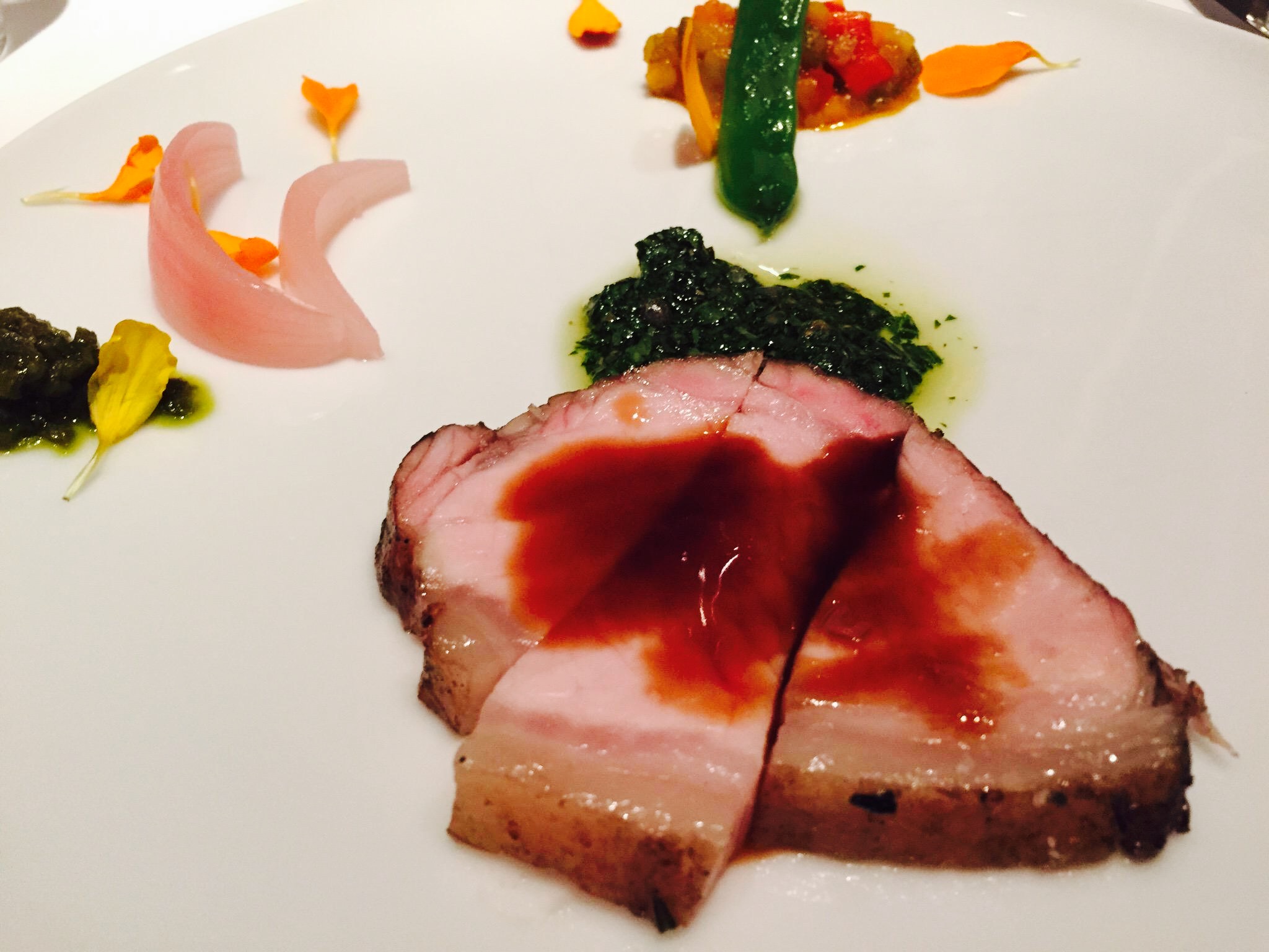 松露意大利饺,鹅肝酱,肉,意大利调味饭都是非常美味的,而且摆盘非常