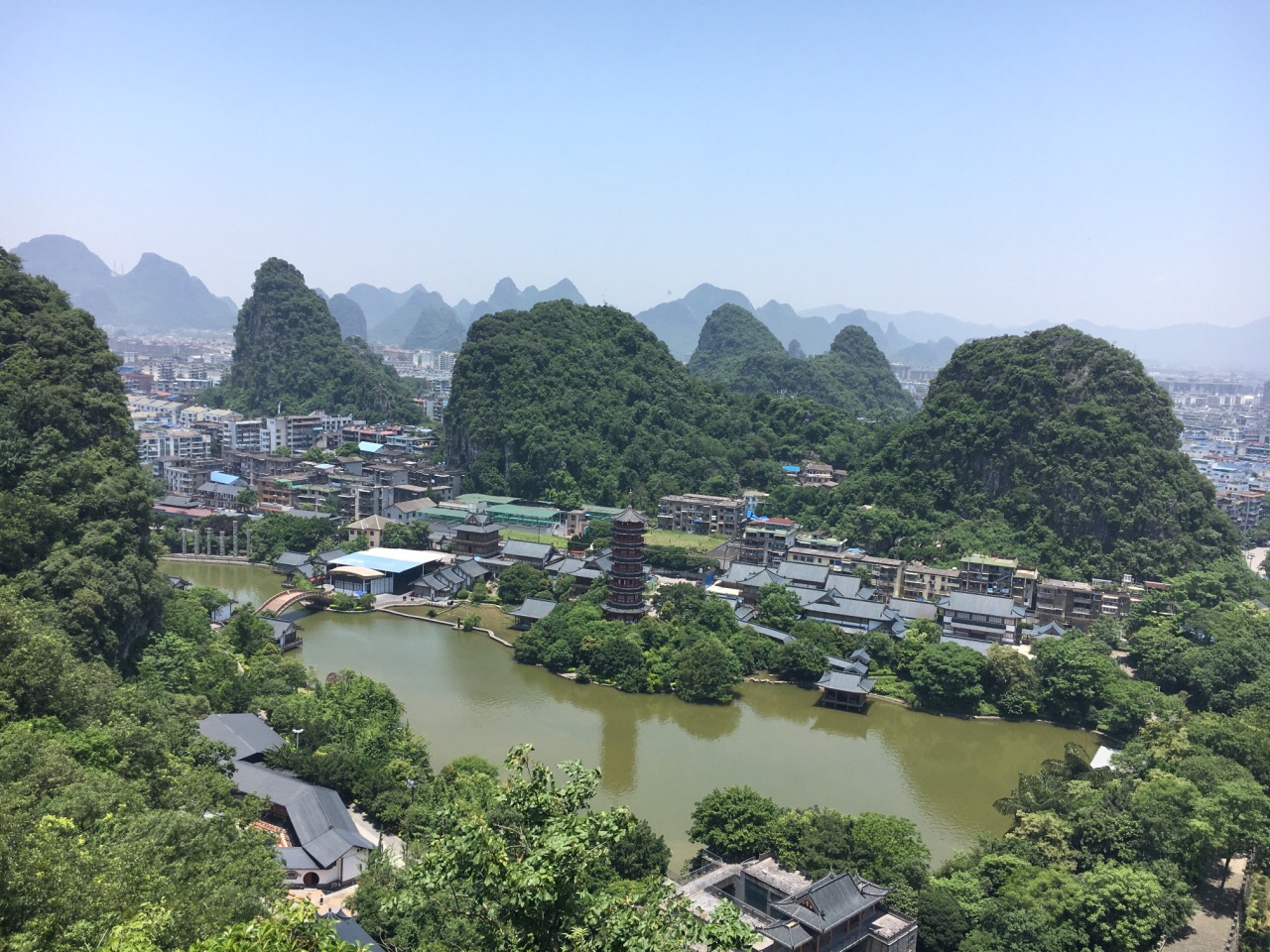 【携程攻略】桂林叠彩山景点,山顶看整个桂林市,很宽阔风景很美,其他