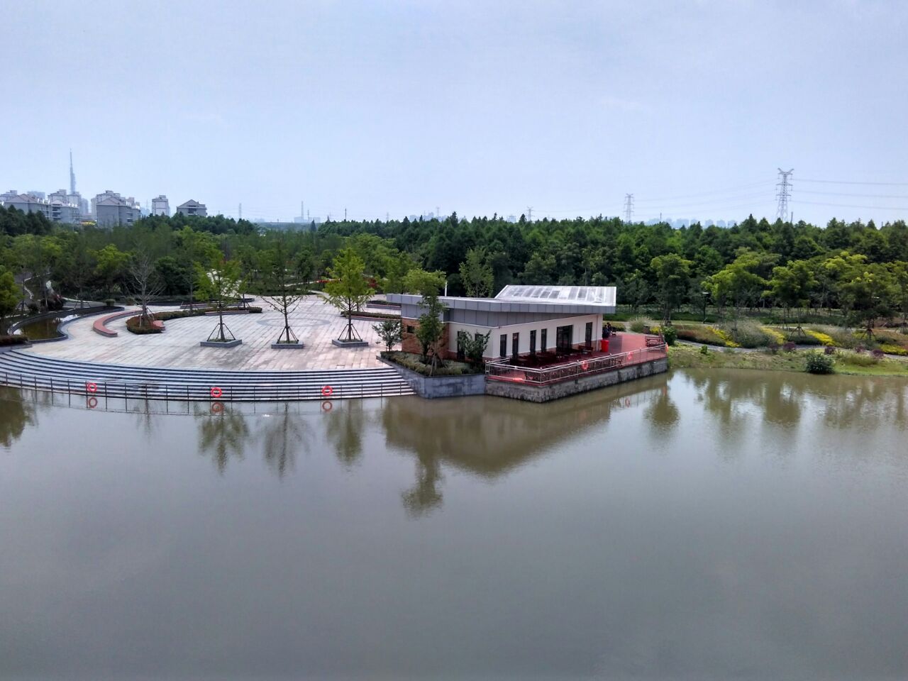 康桥生态园沔青绿地