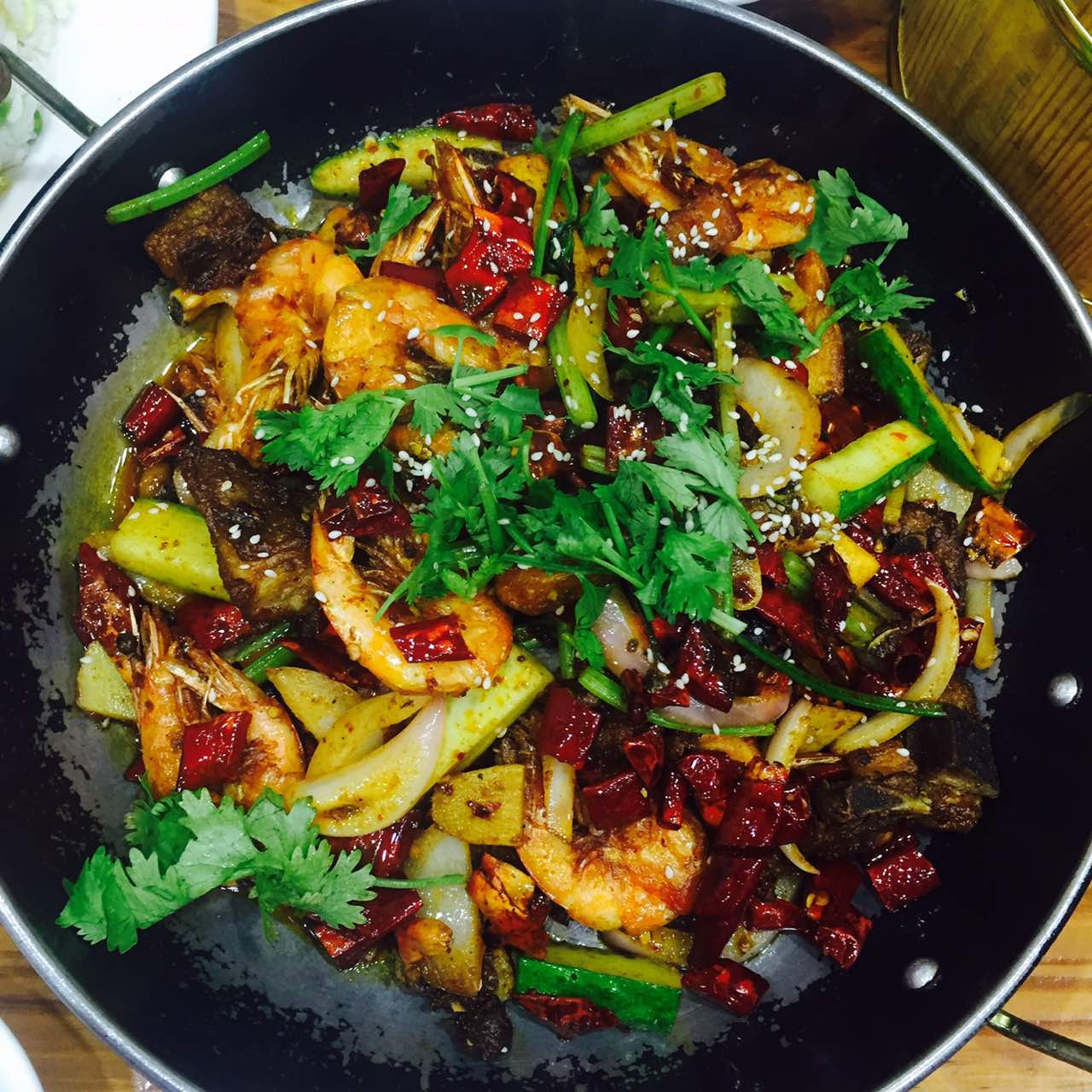 很好吃,菜量很大,没吃完都打包了,推荐干锅排骨虾.