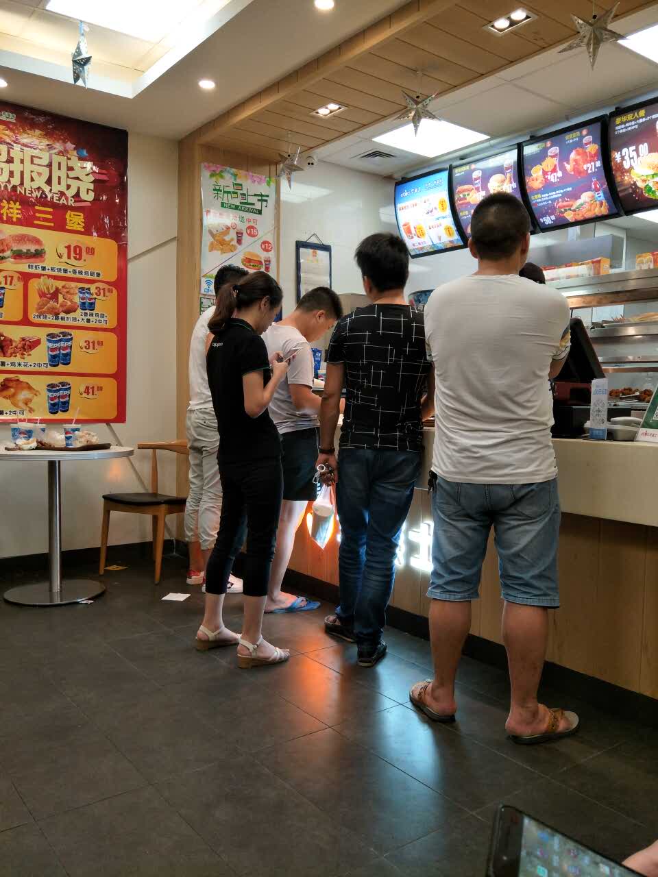 华莱士·全鸡汉堡(东湖店)味道怎么样,环境/服务好不好_点评_评价