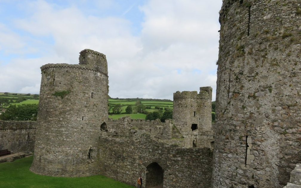 【携程攻略】卡马森kidwelly castle景点,这个城堡是一个非常棒的