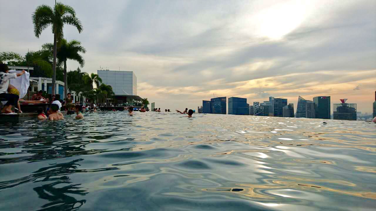 滨海湾金沙酒店无边泳池