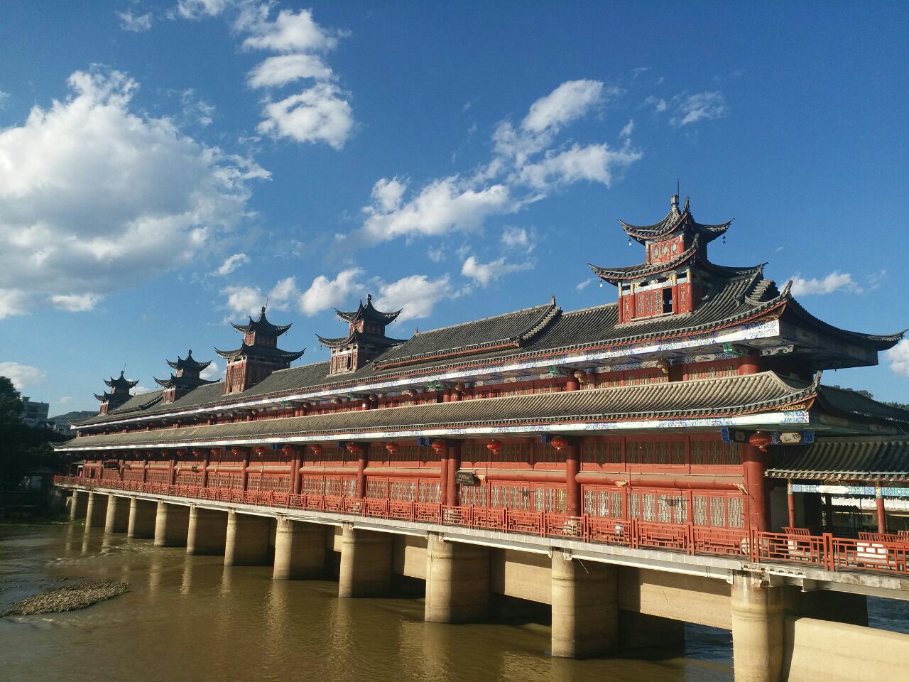 【携程攻略】景点,县城沿着河边开发的一个小公园,风景还不错.