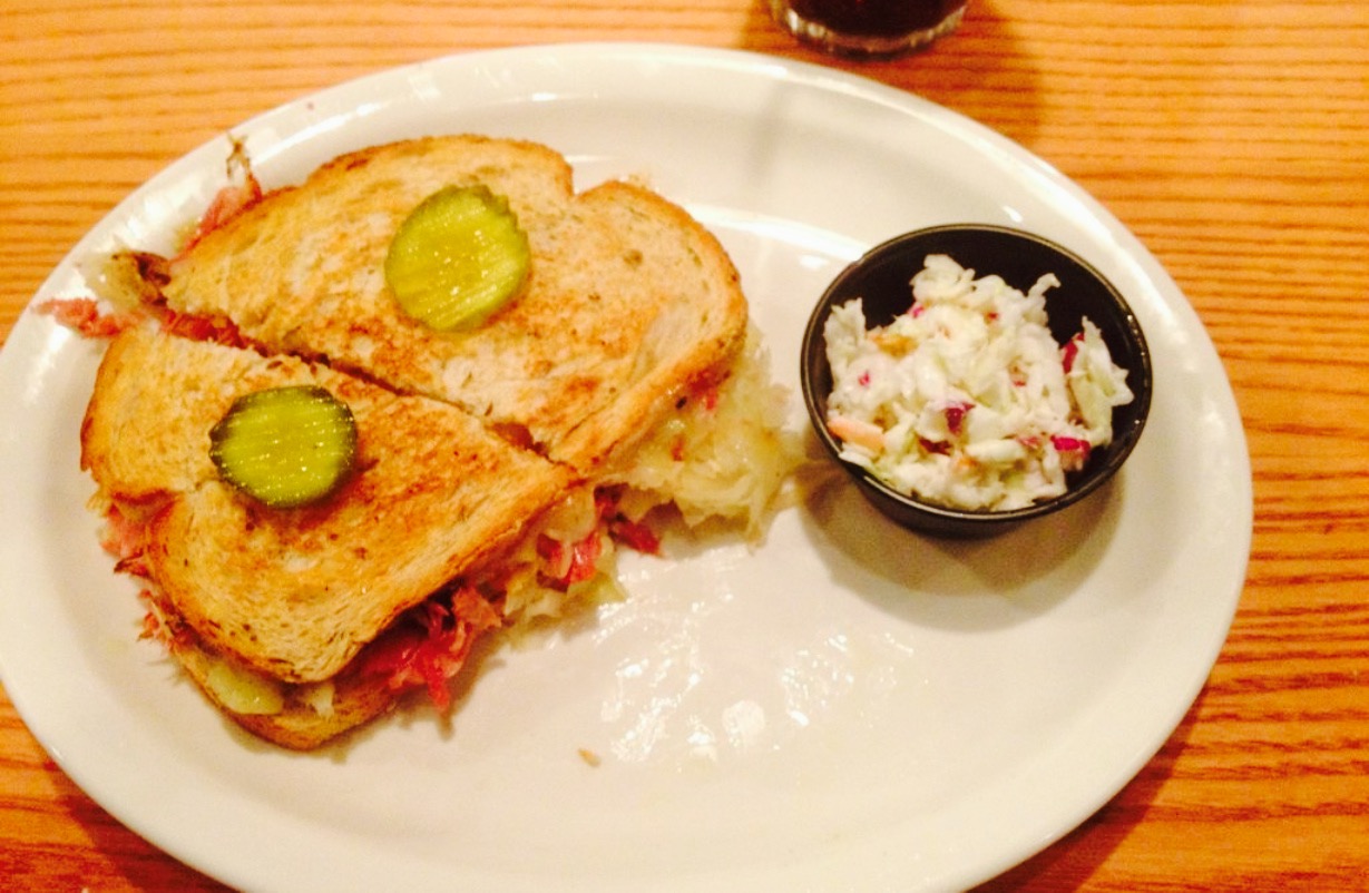 cracker barrel 西餐 直线距离2.4km