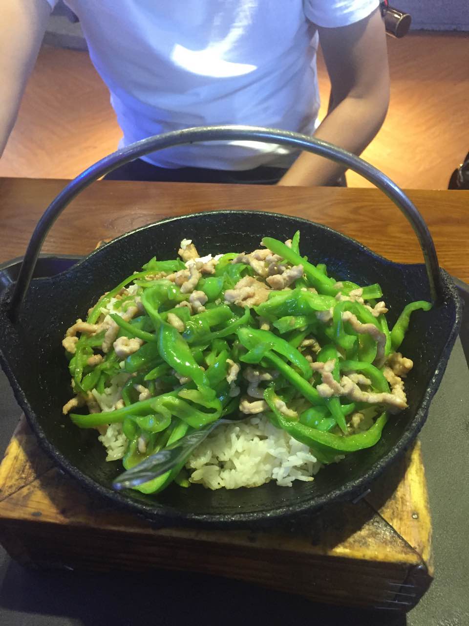 土家风味吊锅饭