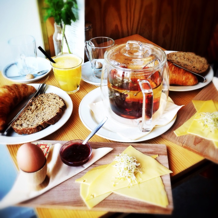 unpolite, not friendly