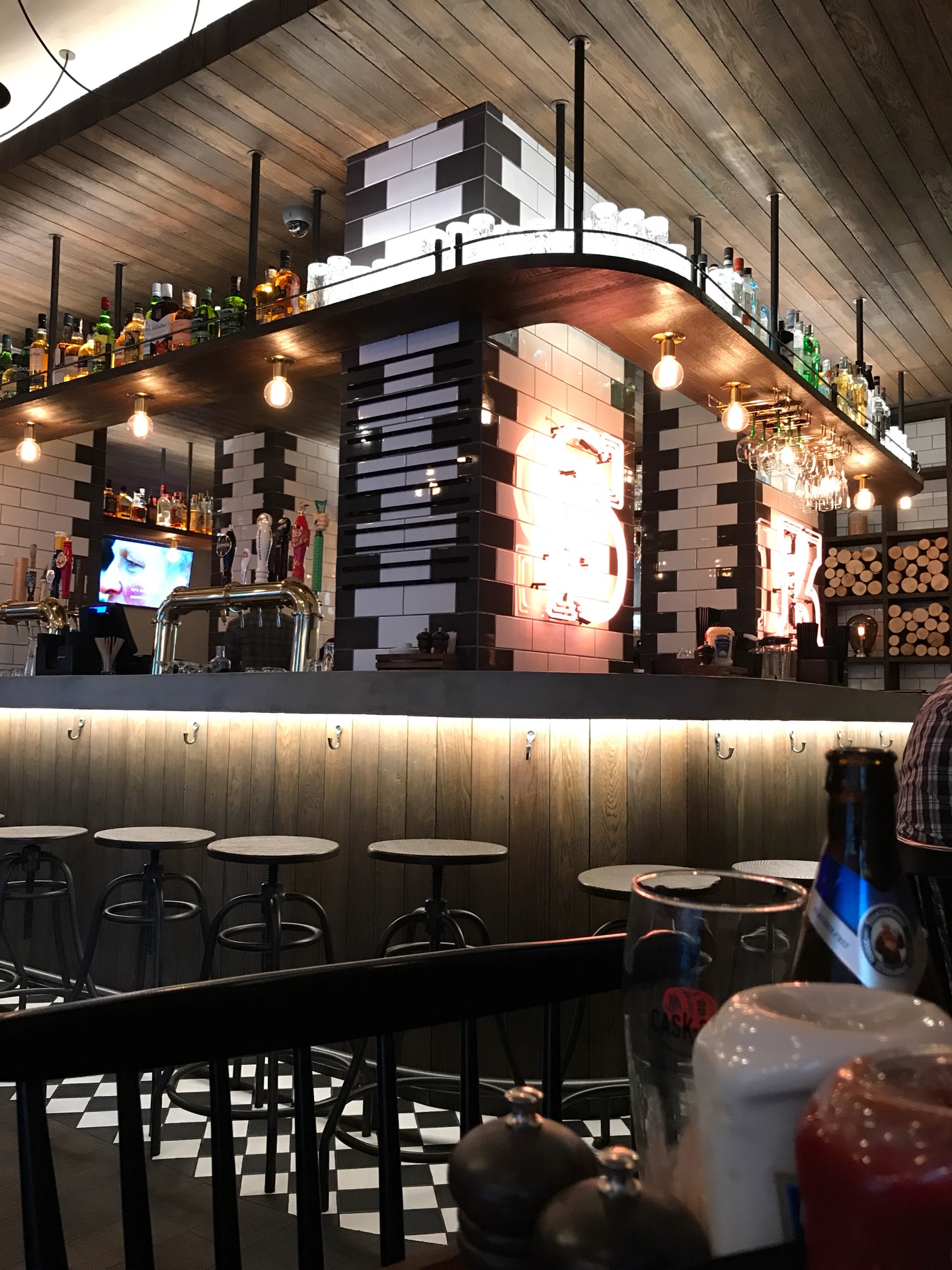 cask 215 98/人 酒吧/酒馆 直线距离721m