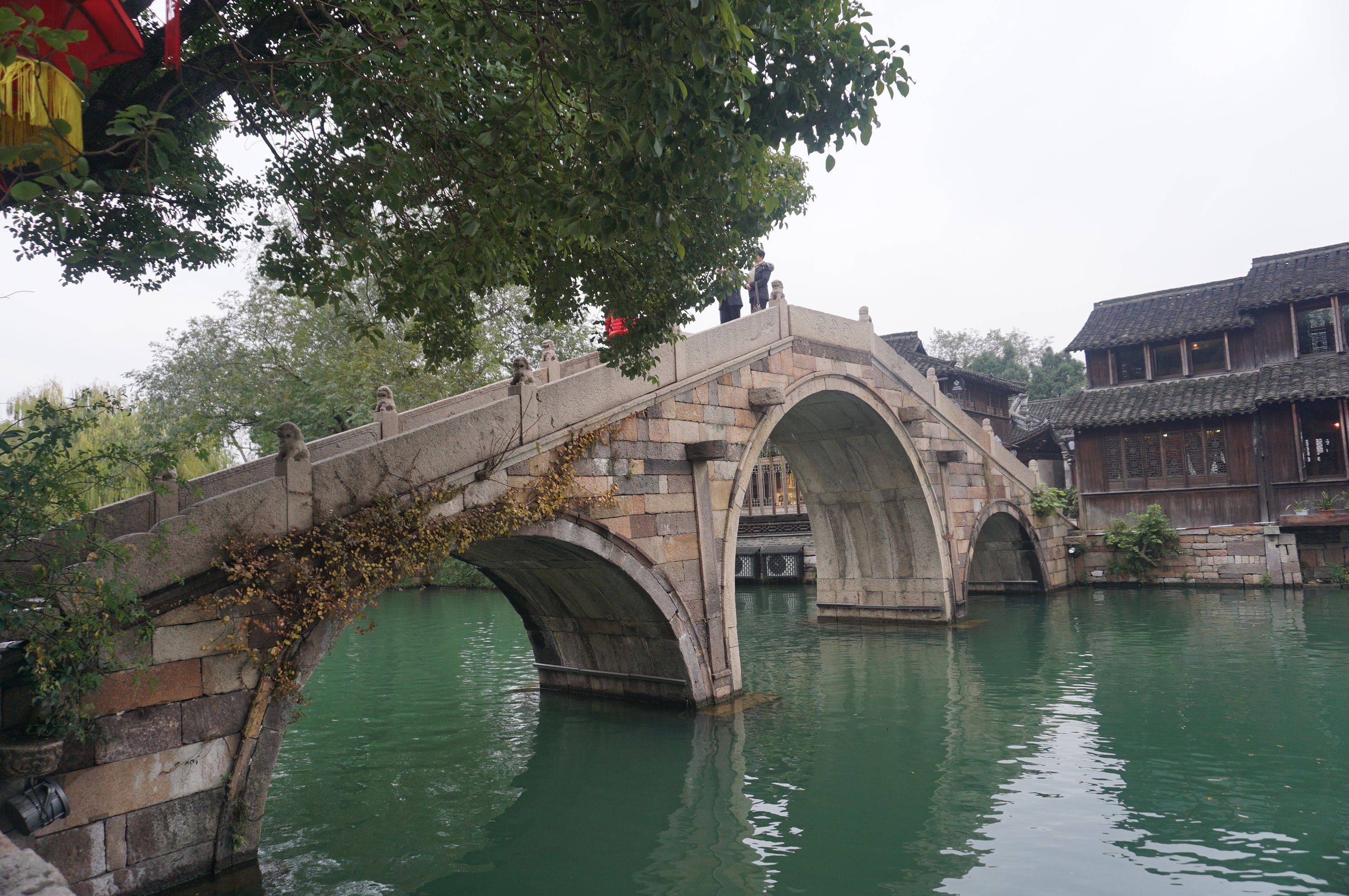 乌镇的古桥图片