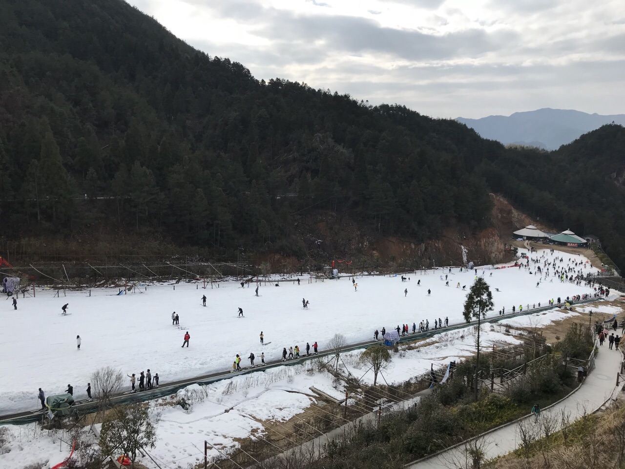 绿水尖滑雪场图片