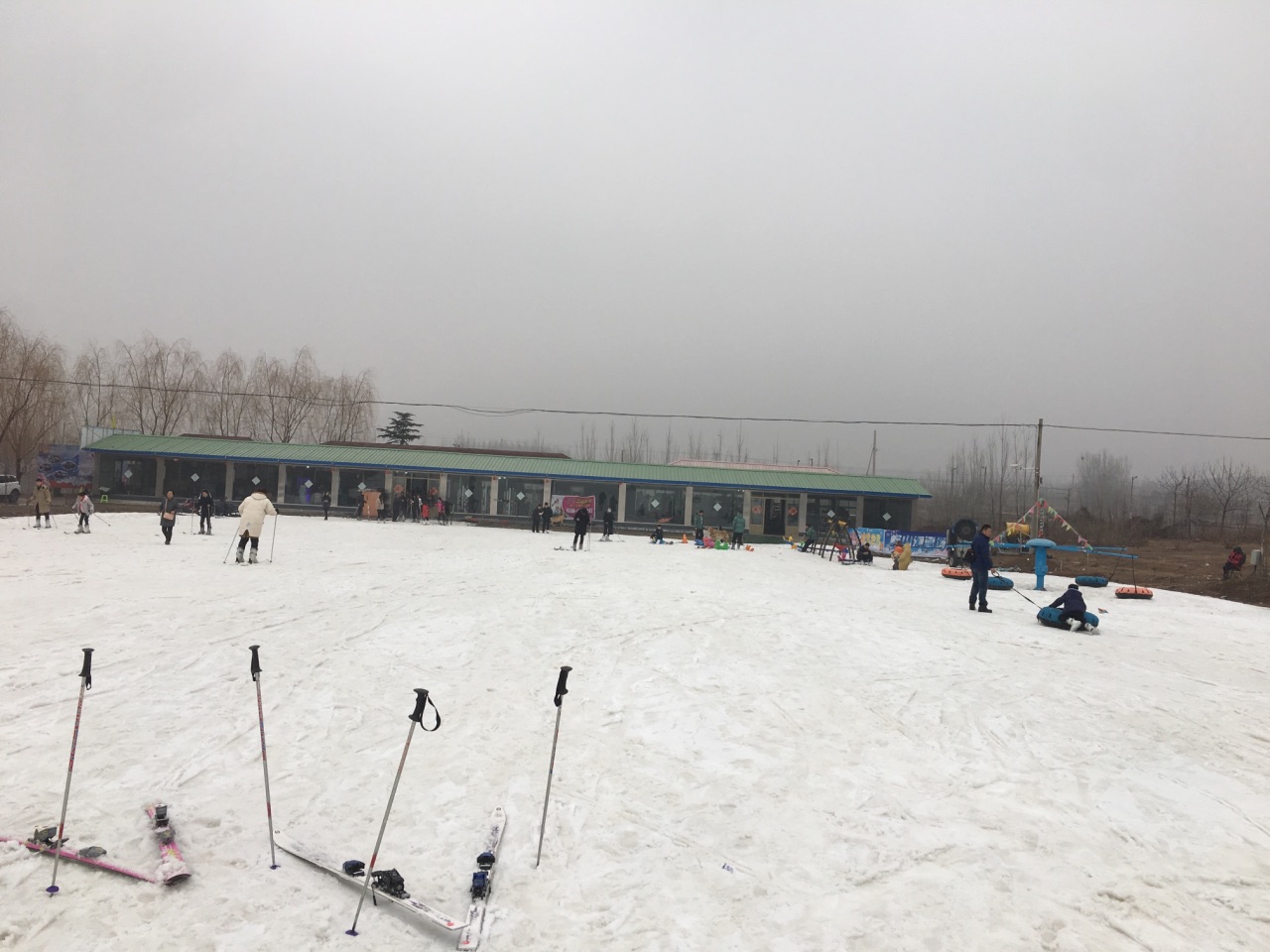 峄山滑雪场图片