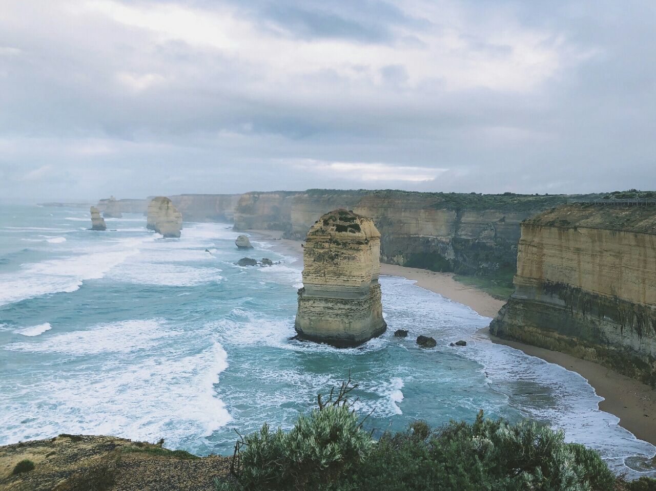 十二门徒岩the twelve apostles