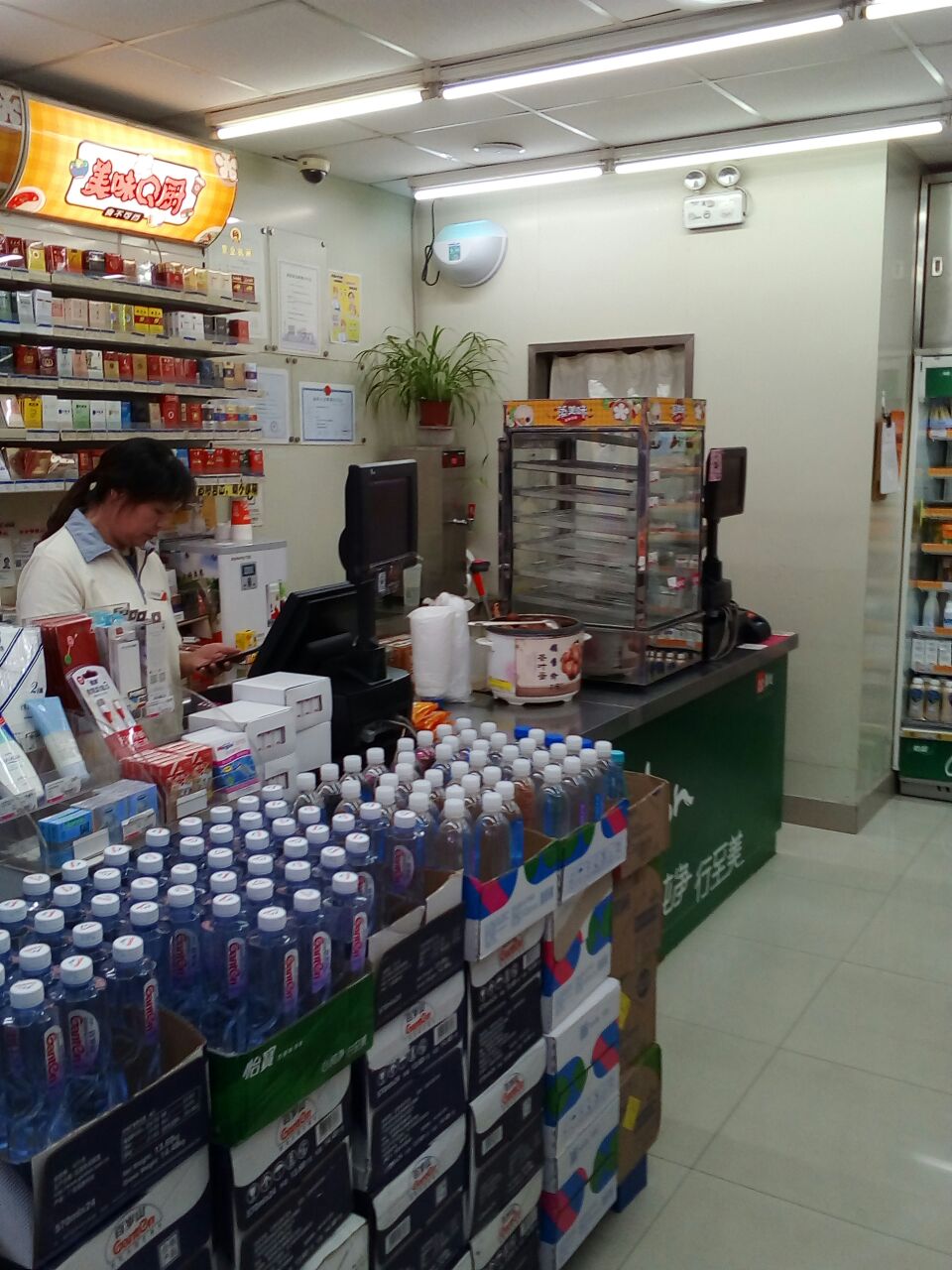 快客便利店(上海火车站南站)