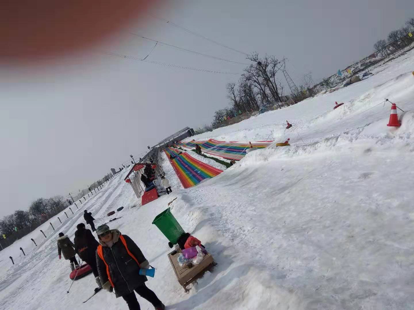 雁鸣蟹岛滑雪场图片