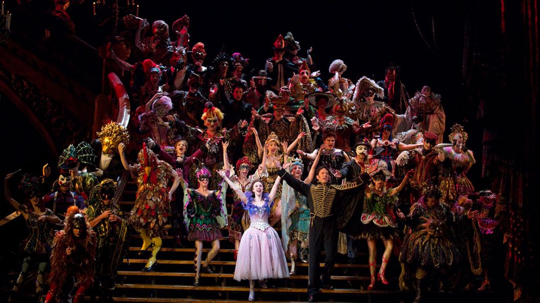 2023纽约百老汇《歌剧魅影》玩乐攻略,剧场非常有临场感,演员表演.