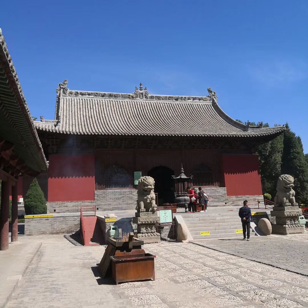 崇福寺是一座始建于唐代的著名寺院,现在的建筑大多建于辽金时期,当年