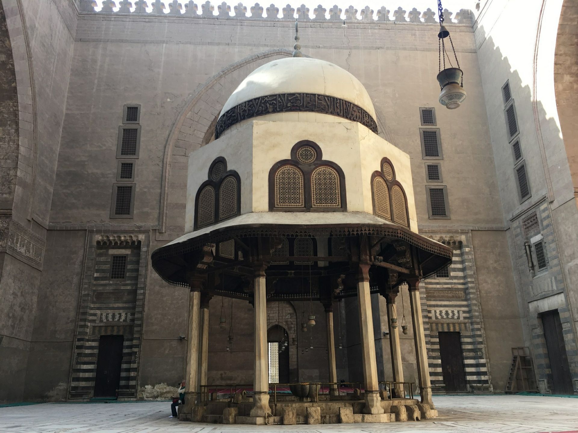 苏丹·哈桑清真寺