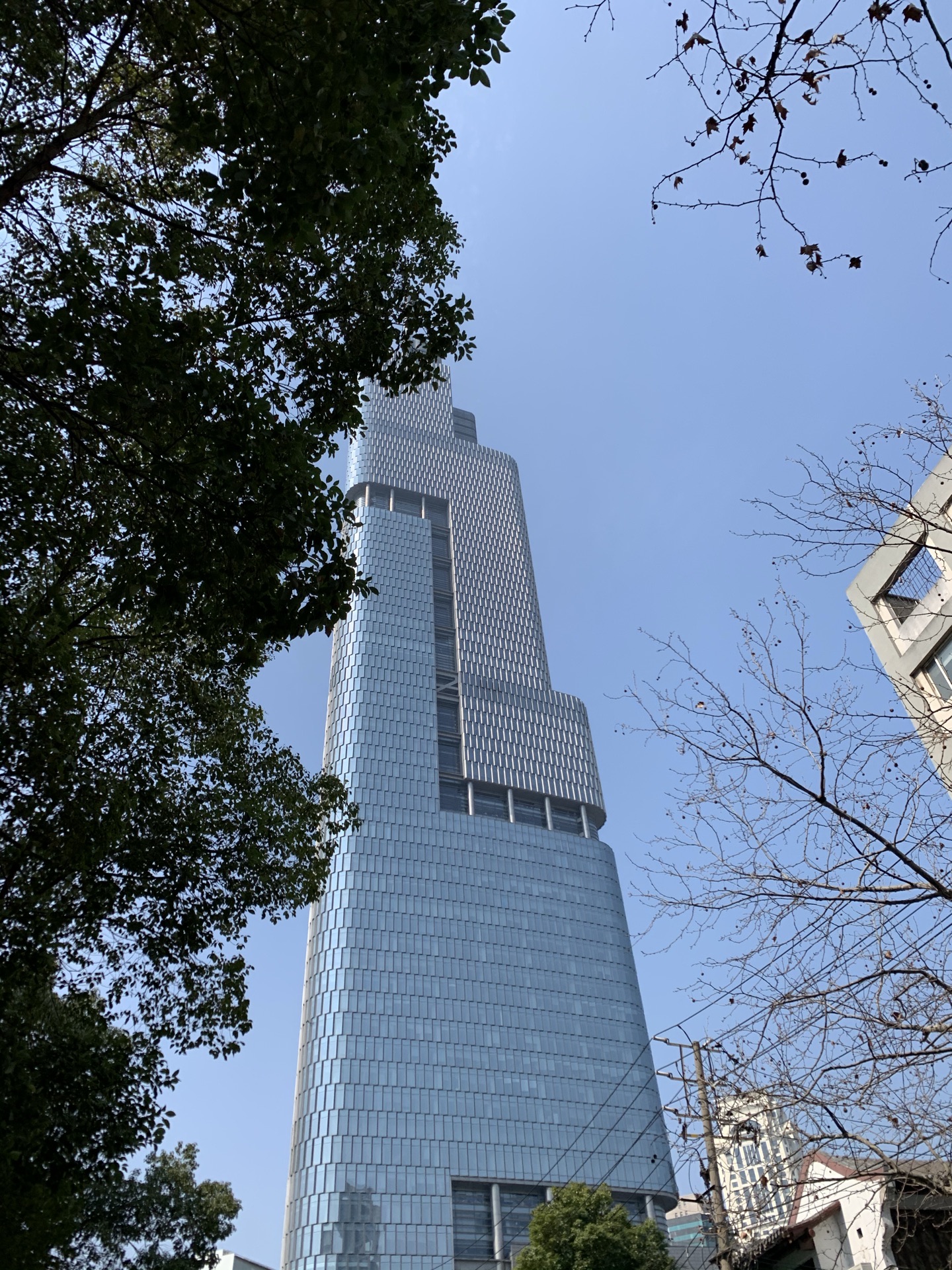 站在哪里对南京紫峰大厦拍摄角度最佳？ - 知乎