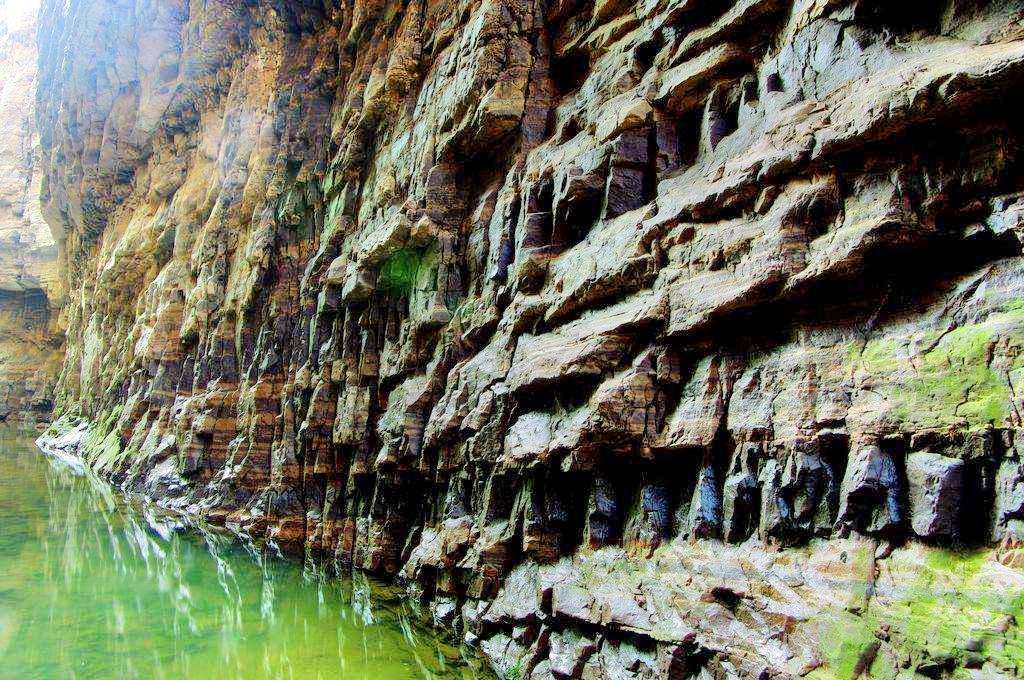 佛光罗汉崖 4.0分  点评 直线距离 100m