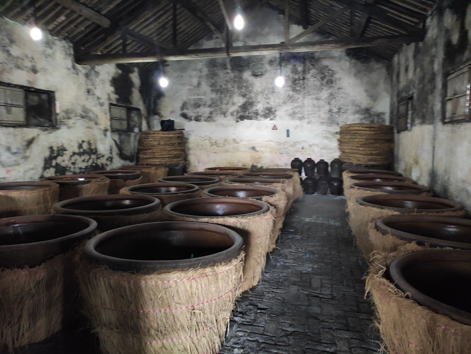 景点名三白酒作坊地址乌镇东栅景区内三白酒作坊在这又名高公生槽坊从