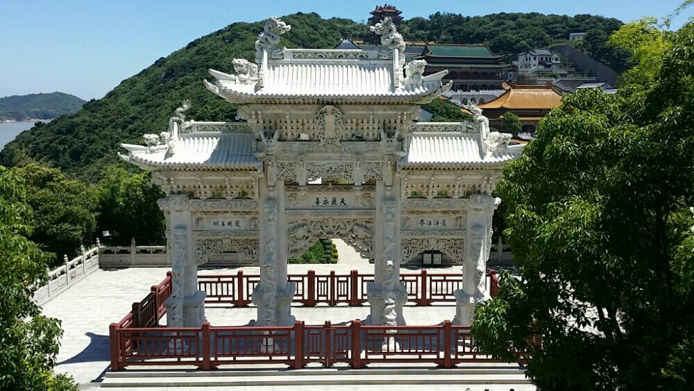 【攜程攻略】普陀山法雨寺山門景點,海島佛國,觀音菩薩道場,風景秀麗