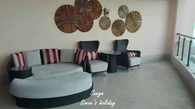 感受蓝天与碧水的缠绵,聆听浪花向石头的呢喃