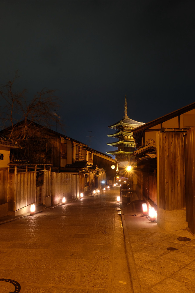 晚上安顿好一老一小,去清水寺祗园附近转转,最后一晚在京都了,刚好3月