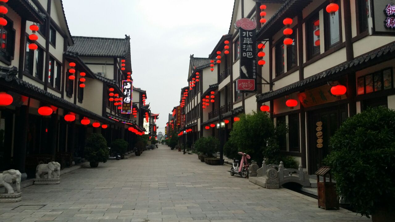 【携程美食林】德州董子巷餐馆,董子巷就在德州经济开发区的董子文化