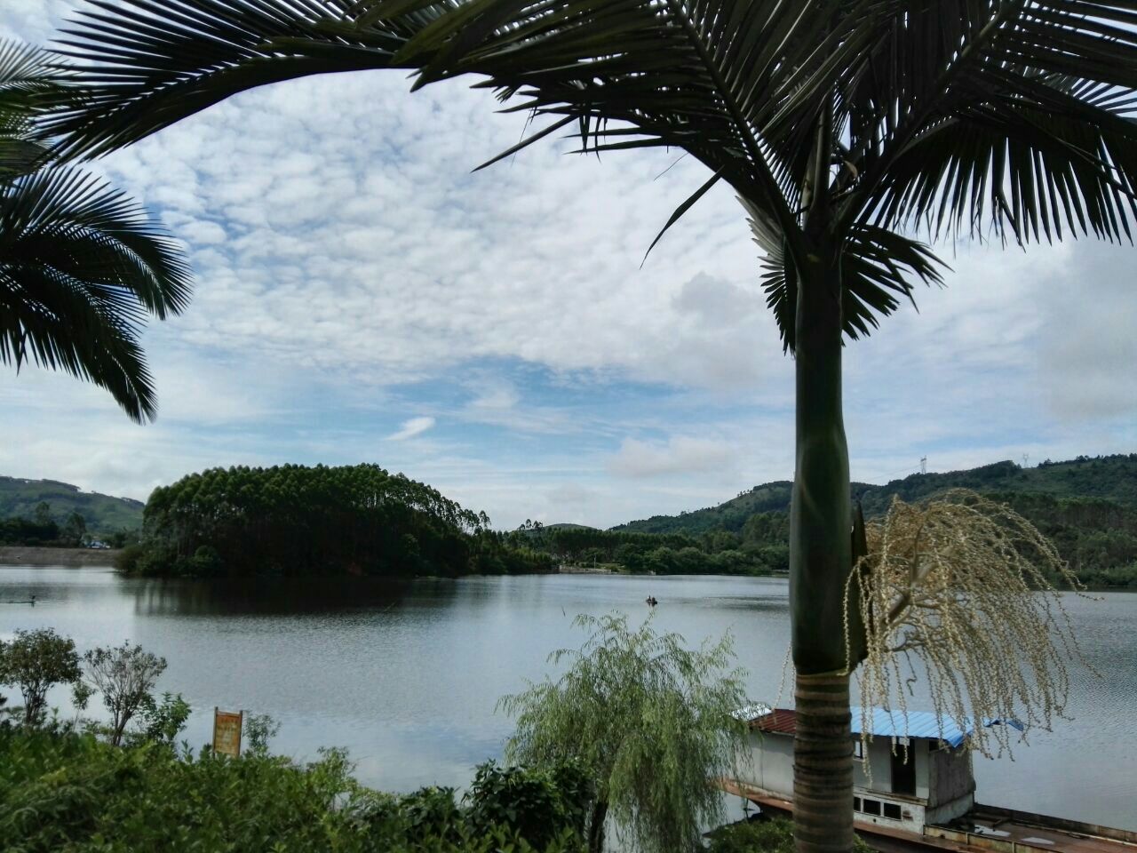 鹿寨月岛湖景区图片