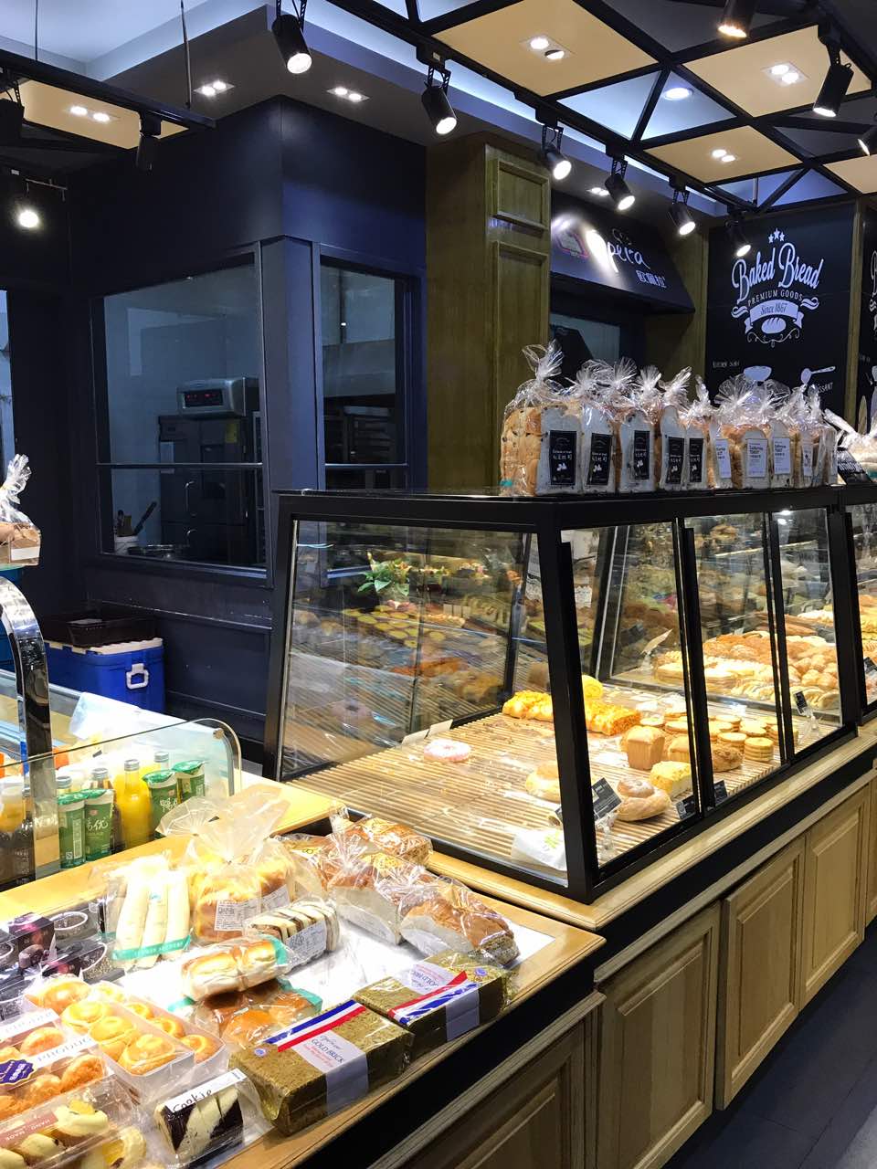 2022欧佩拉(南川园店)美食餐厅,每年的生日蛋糕都是在欧佩拉.