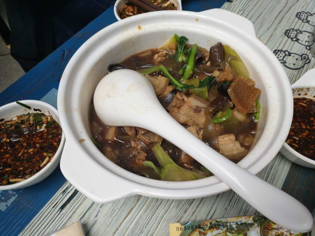 龙胡子卤汤馆(花果园店)