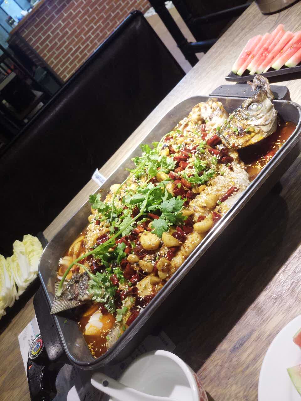 2021花千代秘制烤鱼美食餐厅,味道非常不错,很鲜,一锅两.