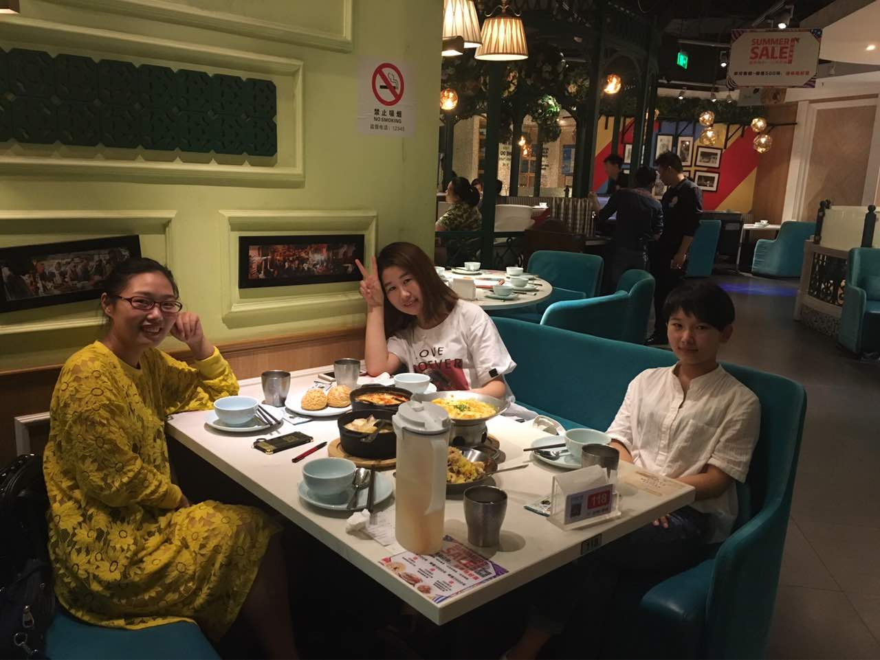 跟朋友一起过来吃饭   每个菜都超级好吃