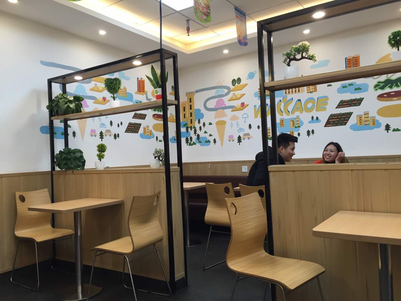 2021華萊士炸雞漢堡(城南家園店)美食餐廳,還可以吧,不過需要等,店員.